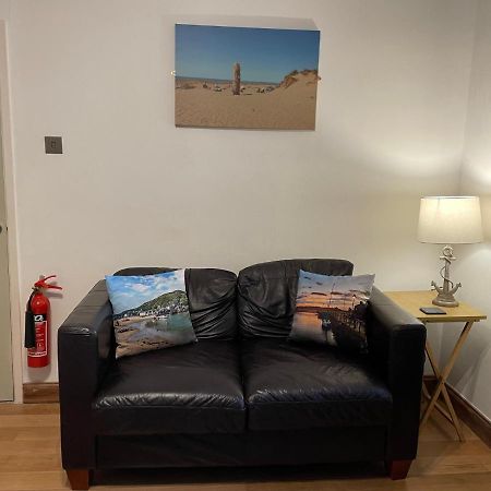 Flat 2, Ty Newydd Apartment Barmouth Bagian luar foto